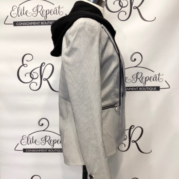 VERONICA BEARD SZ 8 PIN STRIPE BLAZER - Picture 8 of 11